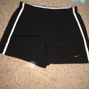 Black nike women’s athletic shorts size L. No tags